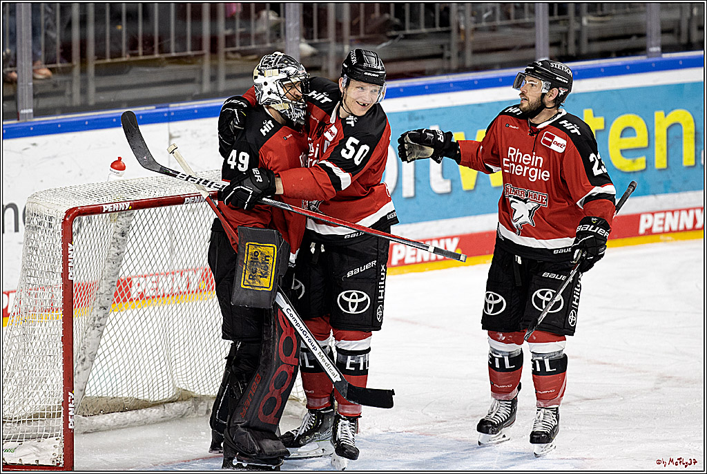 PENNY DEL;  Koelner Haie - Nuernberg Ice Tigers; Koeln, 03.12.2021